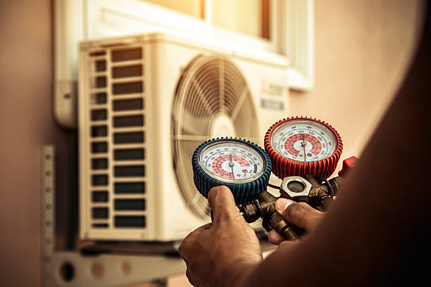 Professional Hvac technician working in Onalaska, TX